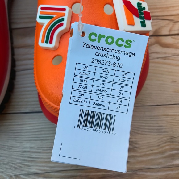 7-Eleven X Crocs Mega Crush Clog - Picture 16 of 16